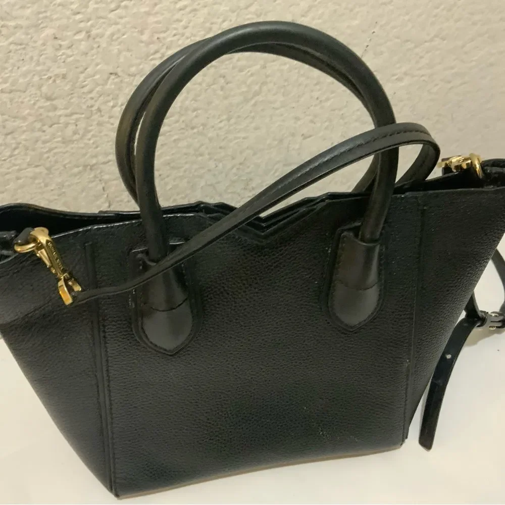 michael kors Mae Medium Pebbled Leather Messenger Bag